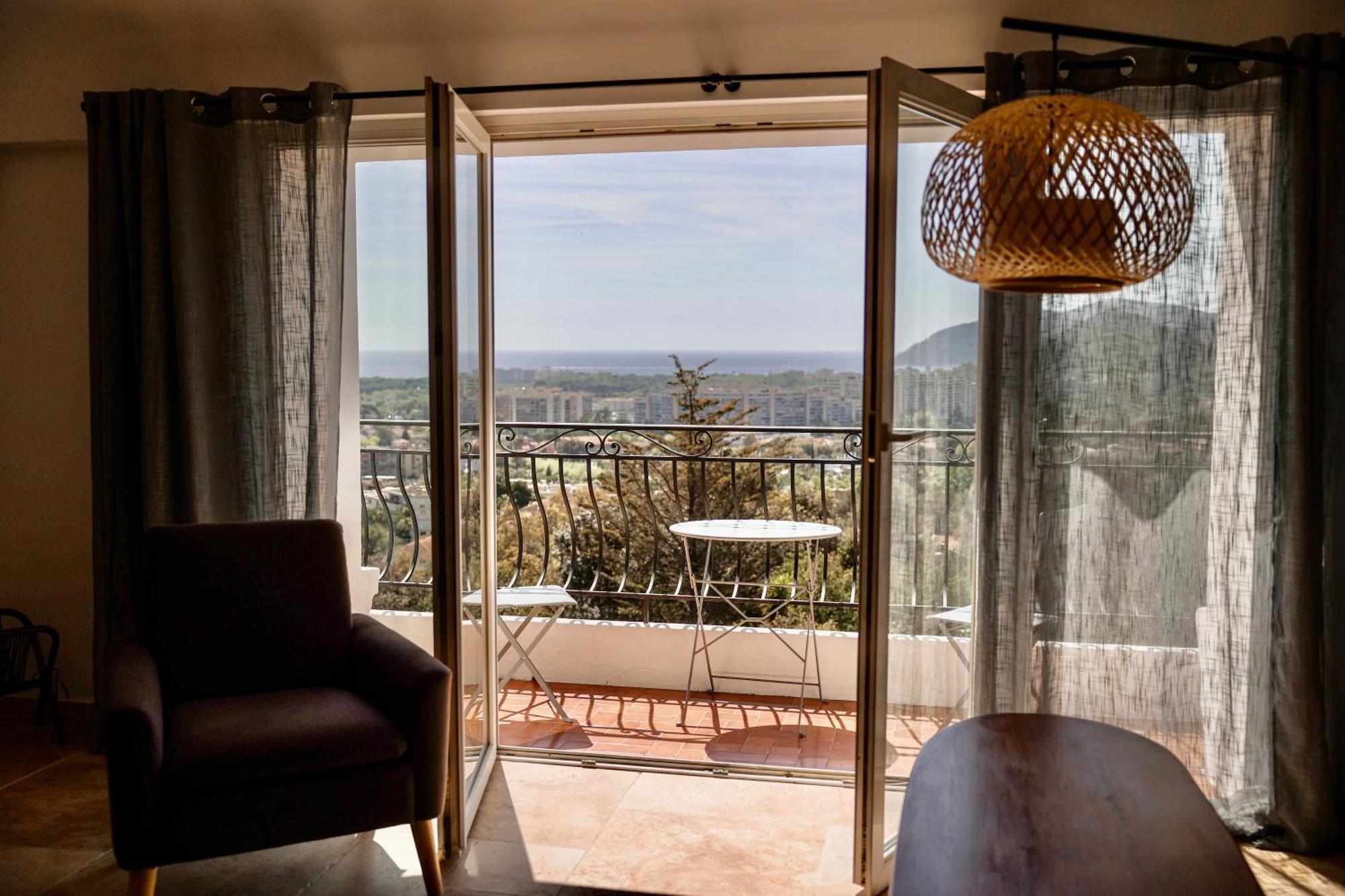Villa Les Roches Mandelieu 外观 照片