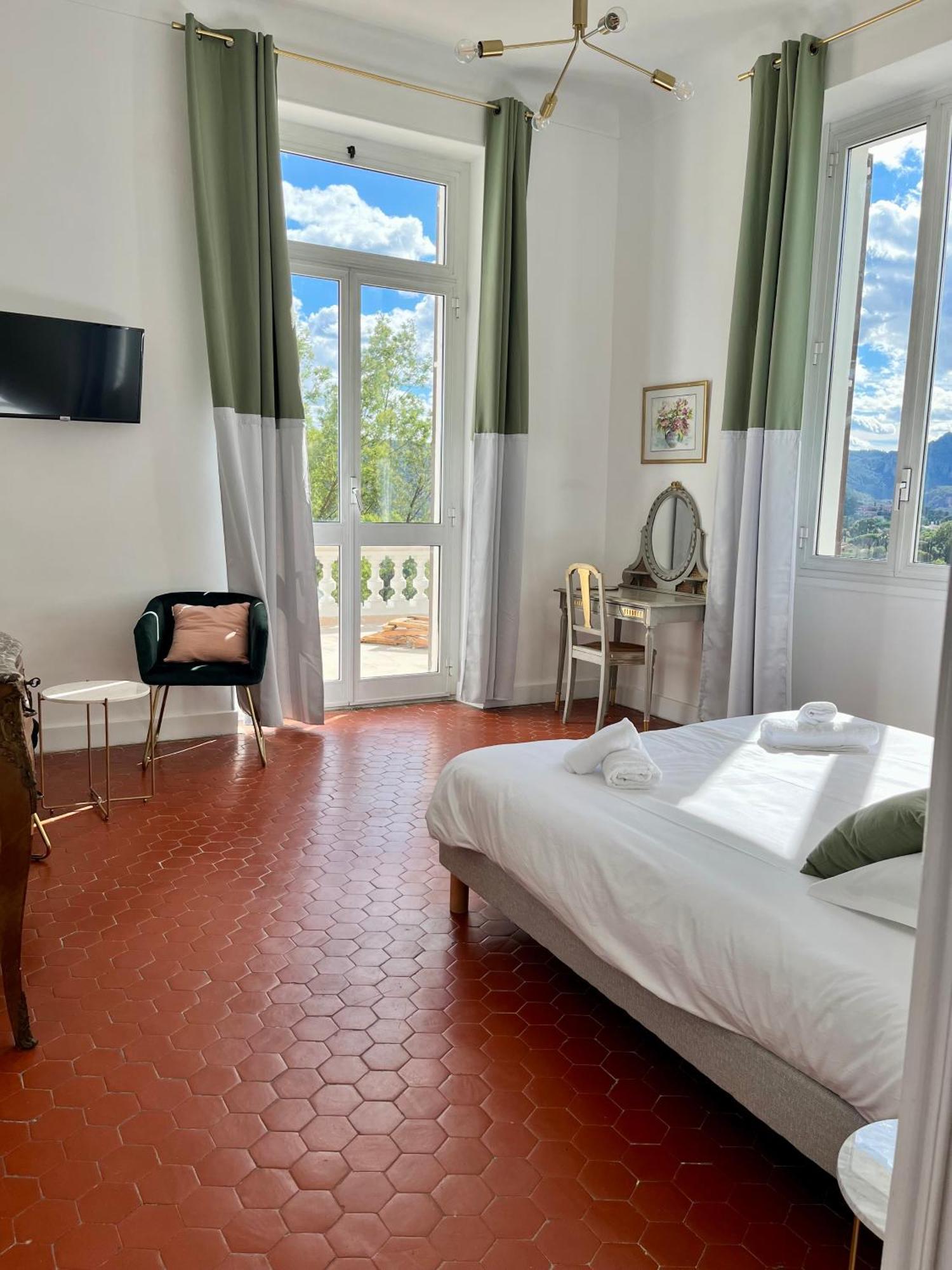 Villa Les Roches Mandelieu 外观 照片