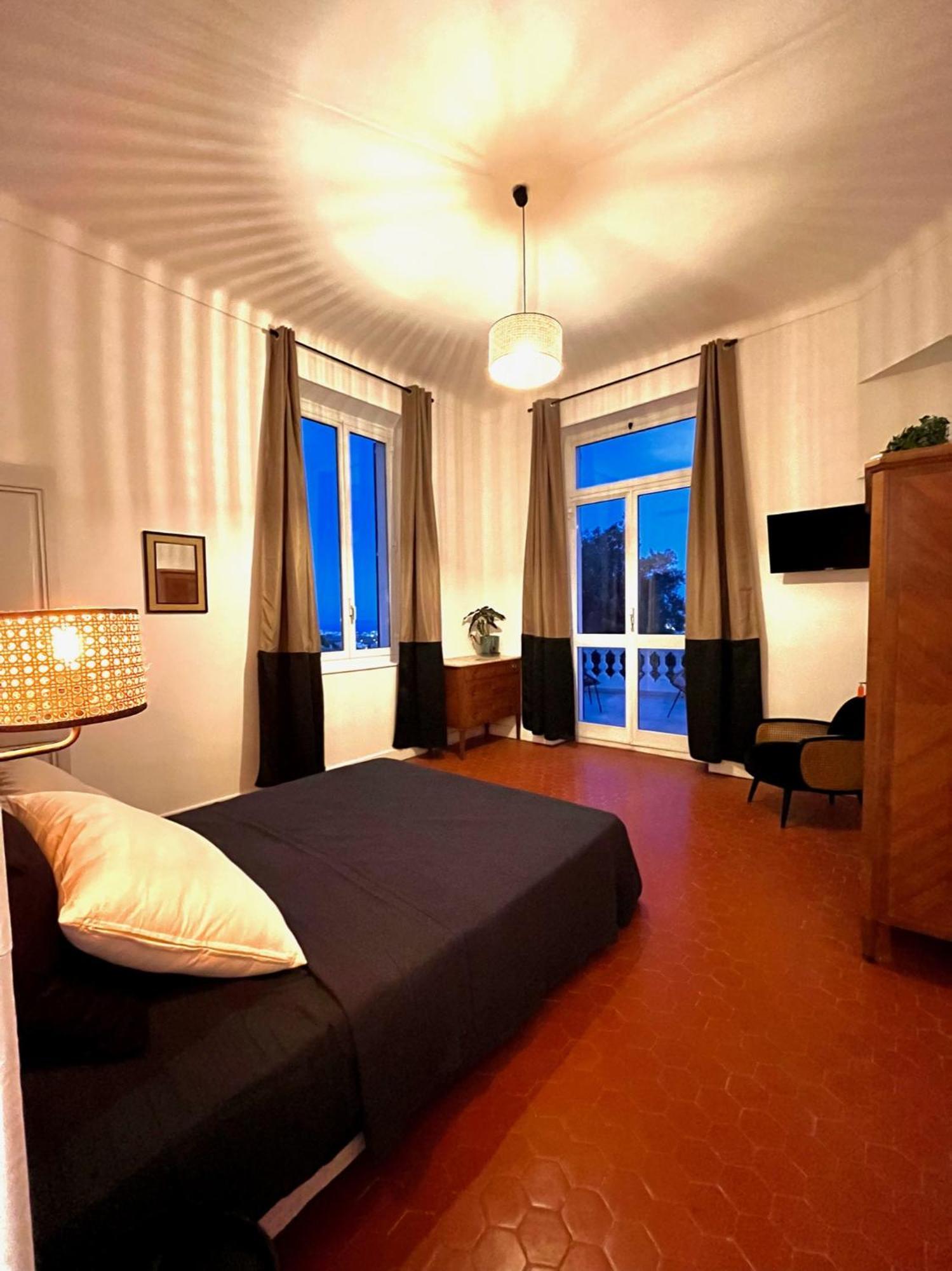 Villa Les Roches Mandelieu 外观 照片
